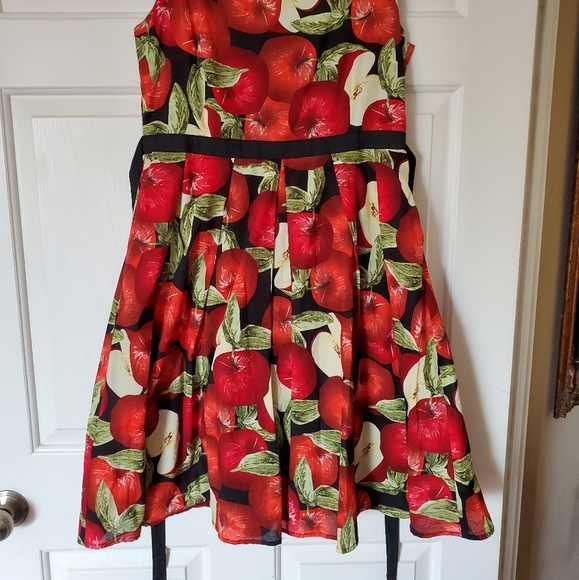 APPLE DRESS IN BLACK/RED - Picture 3 of 7